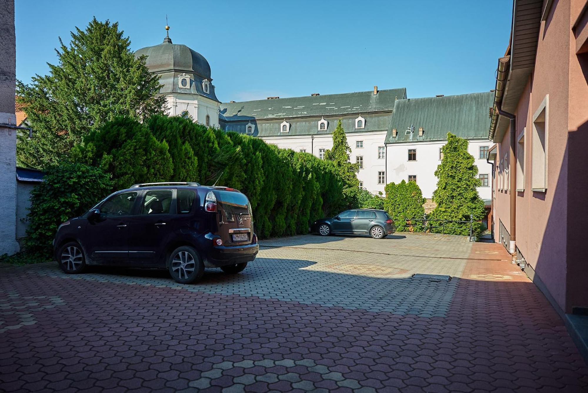 Dependance Patriot Trnava Hotel Екстериор снимка